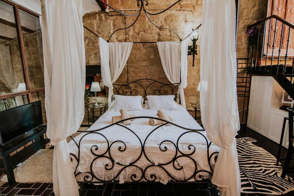 Durmiendo Como Reyes En La Rioja Cihuri Bagian luar foto
